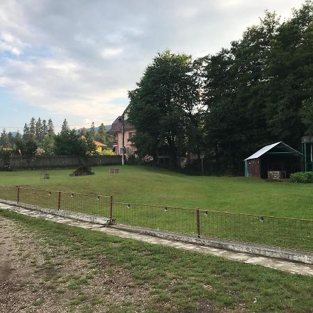 Хостел Casa Postolache Совежа Екстер'єр фото